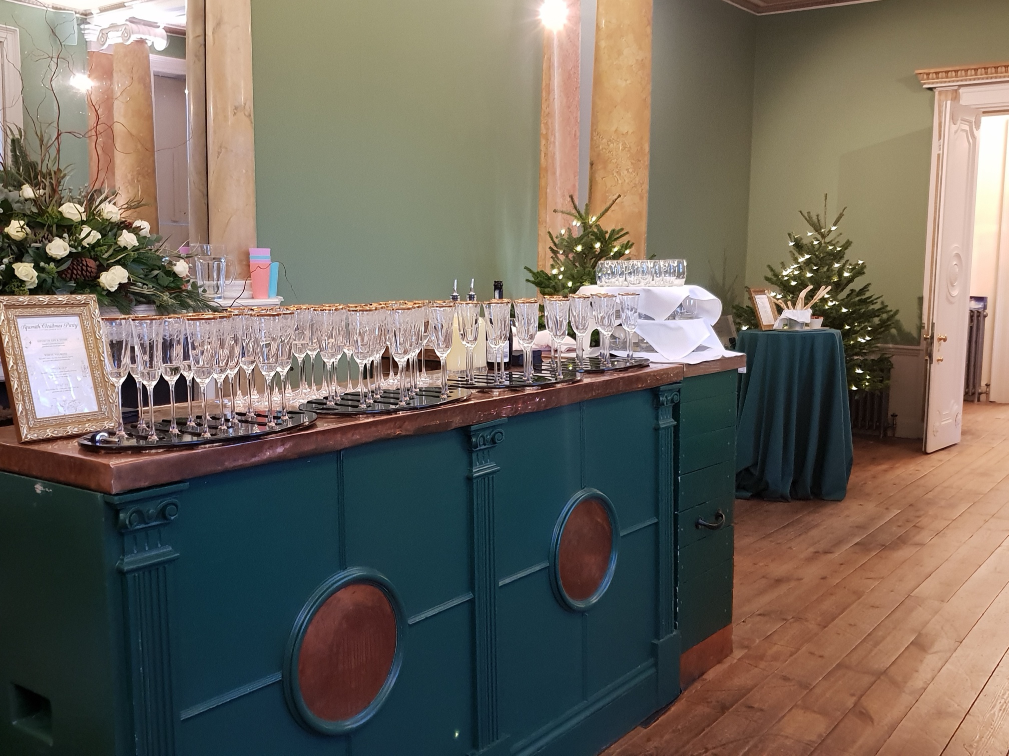 Long Gallery Close Up Bar Set Up (1)